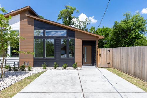 b-8109 Hamlet Street, Houston, TX, 77078 | Card Image