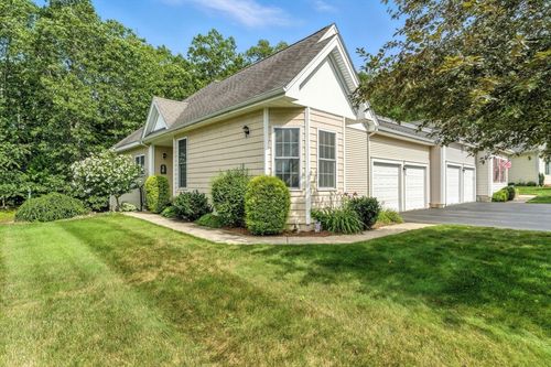35-35 Andrews Dr, Uxbridge, MA, 01569-3151 | Card Image