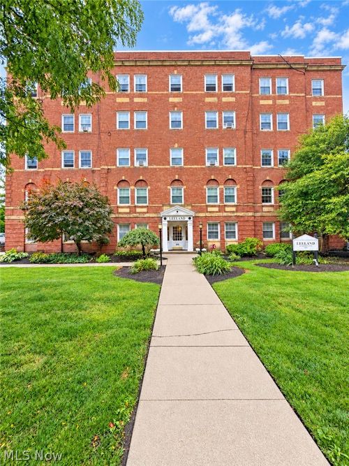 504-15820 Van Aken Blvd, Shaker Heights, OH, 44120-5373 | Card Image