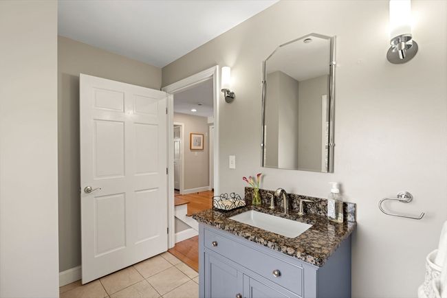 24 Lakeview Ave, House other with 4 bedrooms, 4 bathrooms and 6 parking in Danvers MA | Image 12