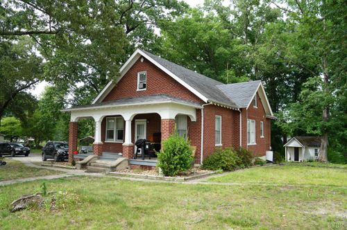 704 Lynchburg Ave, Brookneal, VA, 24528-2808 | Card Image