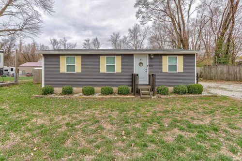302 W 3rd St, Patoka, IN, 47666-9094 | Card Image