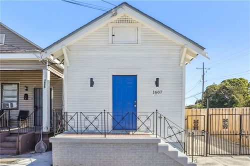 1607 Arts St, New Orleans, LA, 70117-7757 | Card Image