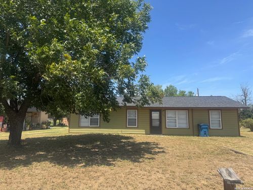1713 S Pecan St, Pearsall, TX, 78061-2707 | Card Image
