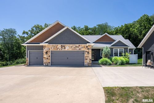 18200 247th Ave, Pleasant Valley, IA, 52767-1235 | Card Image