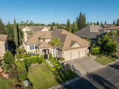 10788 N Golden Eagle Dr, Fresno, CA, 93730-3590 | Card Image