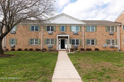e-26 Windsor Ter, Freehold, NJ, 07728-3241 | Card Image