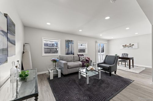 21799 Potomac St, Southfield, MI, 48076-5579 | Card Image