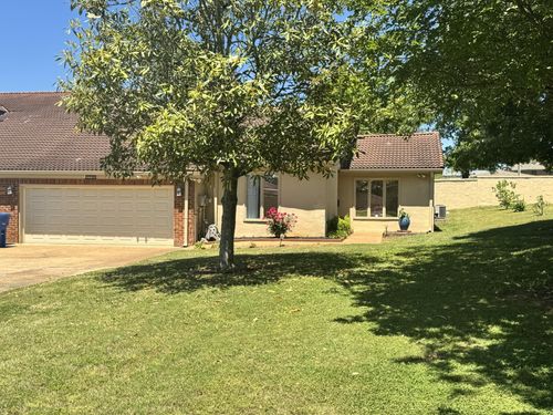 2136 Vaden Village Drive, Chattanooga, TN, 37421 | Card Image