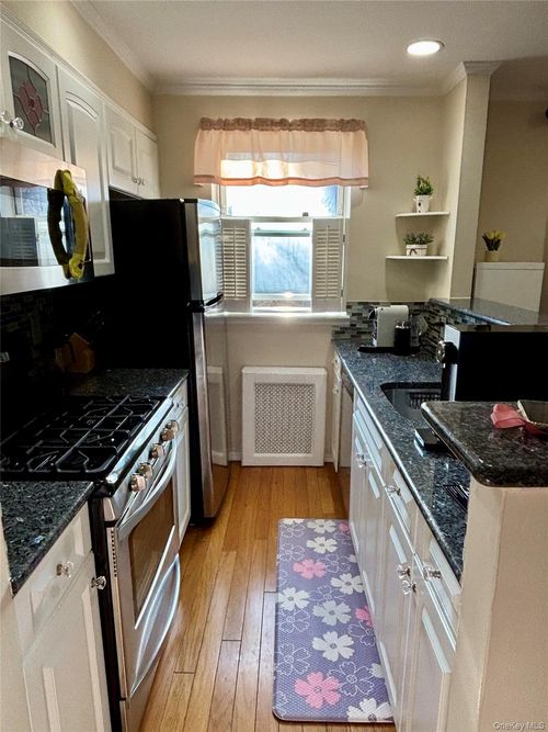 apt-1b-14 Edwards St, Roslyn Heights, NY, 11577-1114 | Card Image