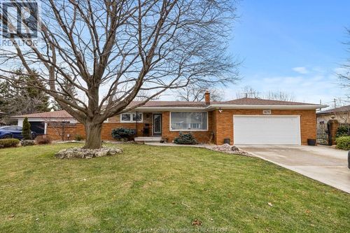 1670 Campbell Ave, Windsor, ON, N9B2K6 | Card Image