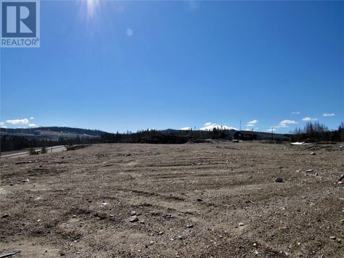 35 Av Mattie Mitchell, Corner Brook, NL, A2H0G3 | Card Image