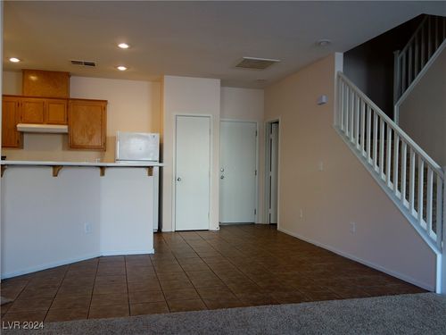 102-3928 Lazy Pine Street, Las Vegas, NV, 89108 | Card Image