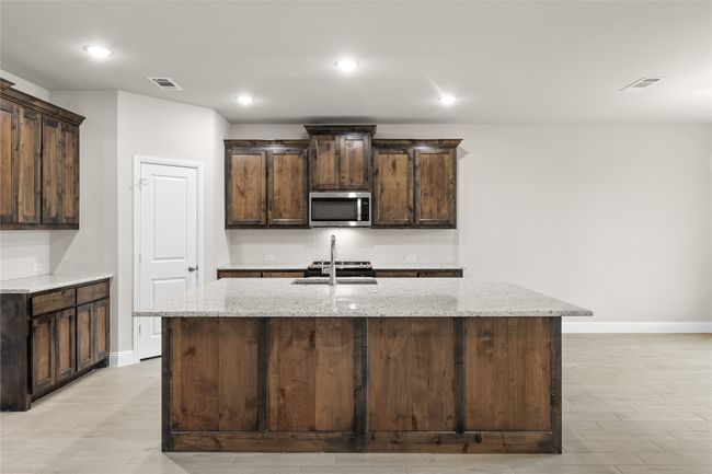 201 Read Ranch-Kitchen-1 | Image 5