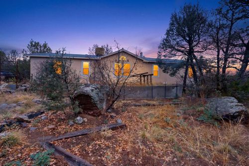 82 Jesse James Rd, Edgewood, NM, 87015-8117 | Card Image