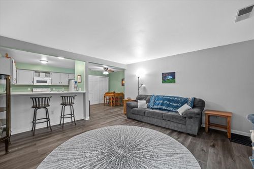 9-4835 Easy Street, Delafield, WI, 53029 | Card Image