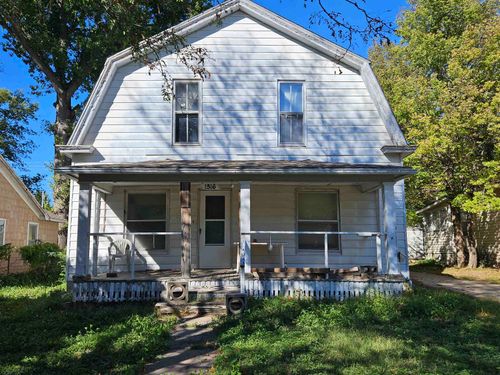 1516 E 11th Ave, Winfield, KS, 67156-3915 | Card Image