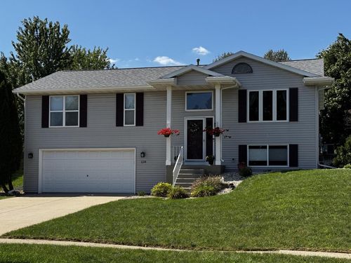 624 Brookstone Way, WATERTOWN, WI, 53094-6094 | Card Image