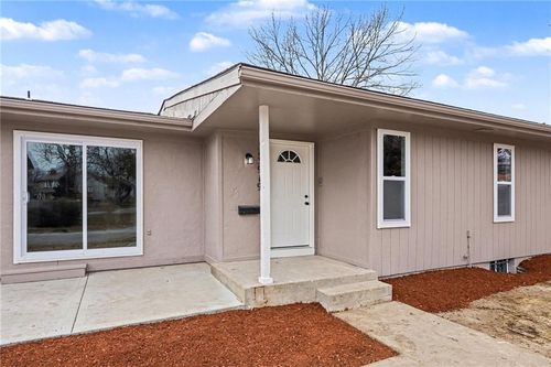 13919 Falkirk Cir, Grandview, MO, 64030-4049 | Card Image