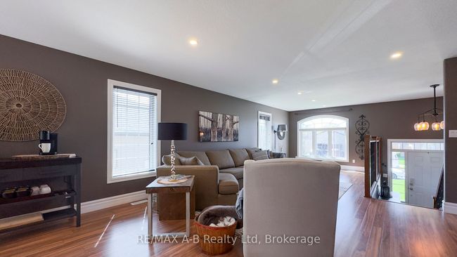 83 Sylvia St, House other with 4 bedrooms, 3 bathrooms and 4 parking in Mitchell ON | Image 15