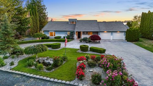 1782 Valley Rd Ne, Moses Lake, WA, 98837-9712 | Card Image