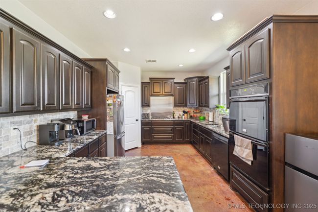 2273 S 289 Th East Ave, House other with 4 bedrooms, 3 bathrooms and null parking in Broken Arrow OK | Image 19