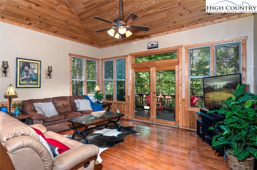 731 Pine Ridge Road, Beech Mountain, NC, 28604 | Card Image