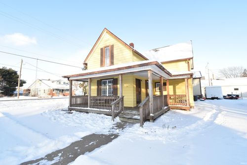 215 N Adams St, Boswell, IN, 47921-8528 | Card Image