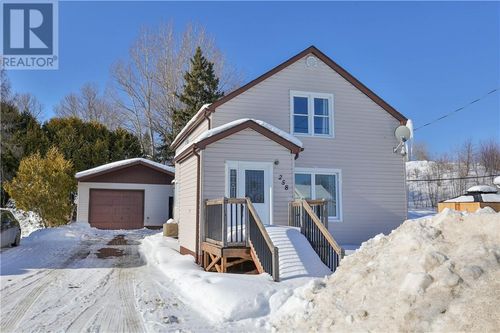 258 11th Ave, Lively, ON, P3Y1M7 | Card Image