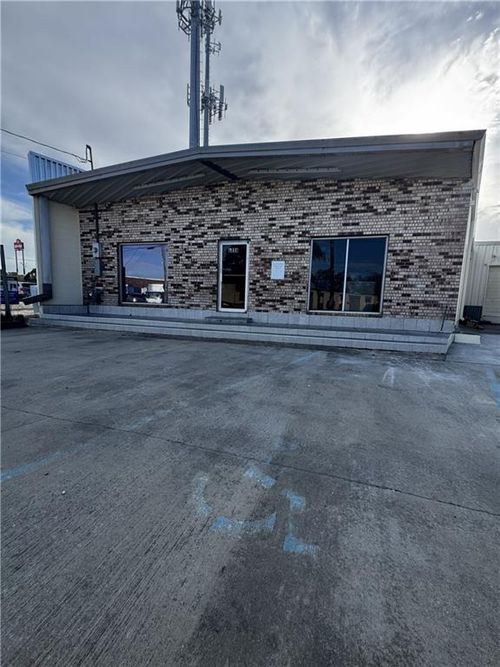 3234 Chetta Dr, Metairie, LA, 70003-4407 | Card Image