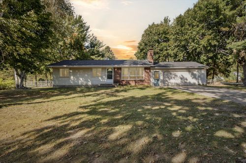 255 15 Mile Rd Nw, Sparta, MI, 49345-8591 | Card Image