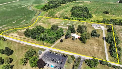 10744 W County Line Rd N, Churubusco, IN, 46723-9577 | Card Image