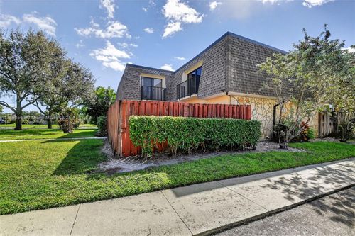 36c-2913 Sw 22nd Cir, Delray Beach, FL, 33445-7892 | Card Image