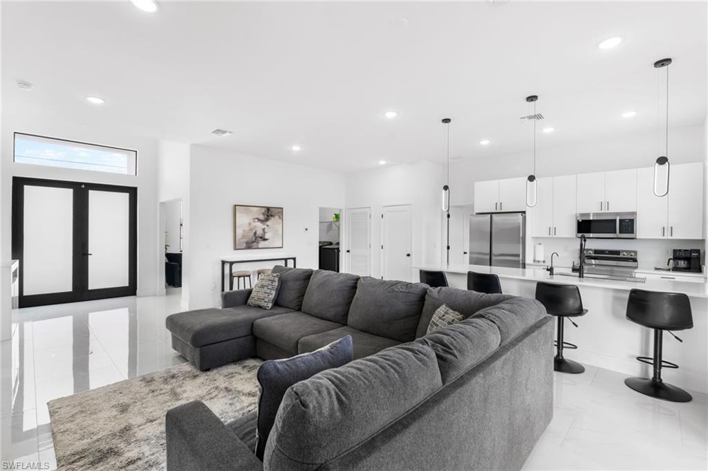 Residential Lease in LEHIGH ACRES 3