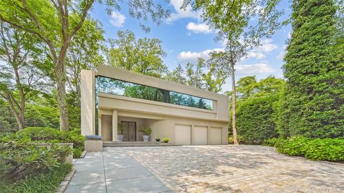 7 Folie Ct, Manhasset, NY, 11030-3900 | Card Image