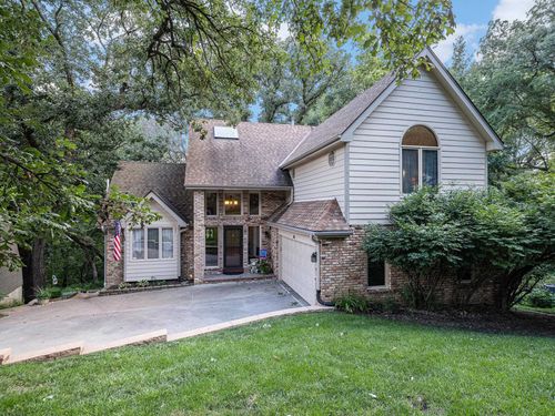 420 Waldruh Dr, Bellevue, NE, 68005-2700 | Card Image