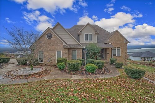 49 Castle Rock Dr, Russellville, AR, 72802-7915 | Card Image