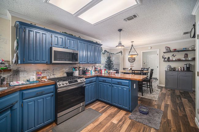 5501 Gateway Ln, House other with 3 bedrooms, 3 bathrooms and null parking in Arlington TX | Image 9