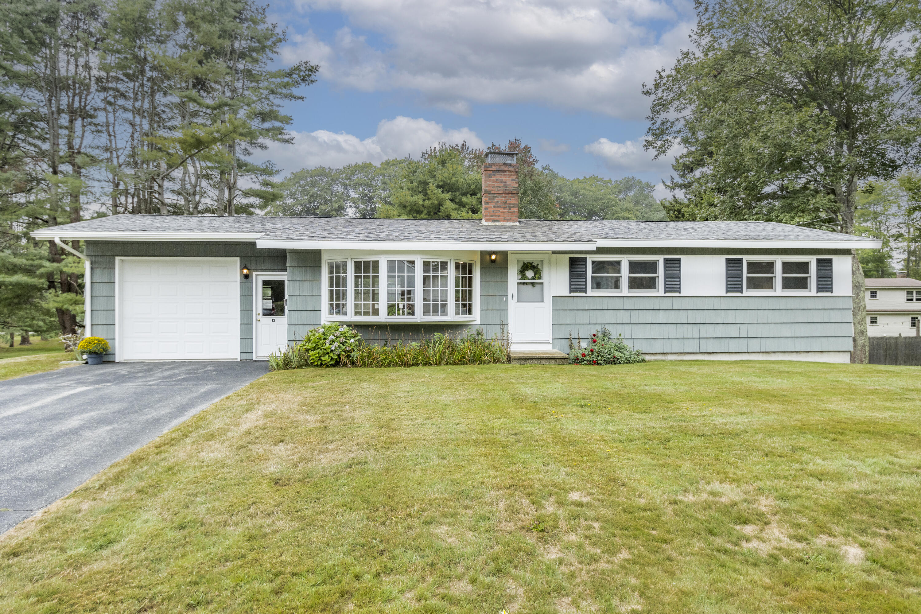Dearborn Dr, Cape Elizabeth, ME 04107