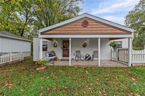 605 4th St, Weston, MO, 64098-1021 | Card Image