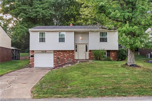 5238 Elmwood Dr, Pittsburgh, PA, 15227-3630 | Card Image
