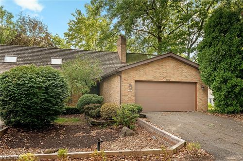 6107 Cedar Ln Nw, Canton, OH, 44708-1157 | Card Image