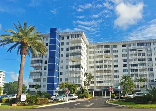 apt-214-4350 Hillcrest Dr, Hollywood, FL, 33021-7958 | Card Image