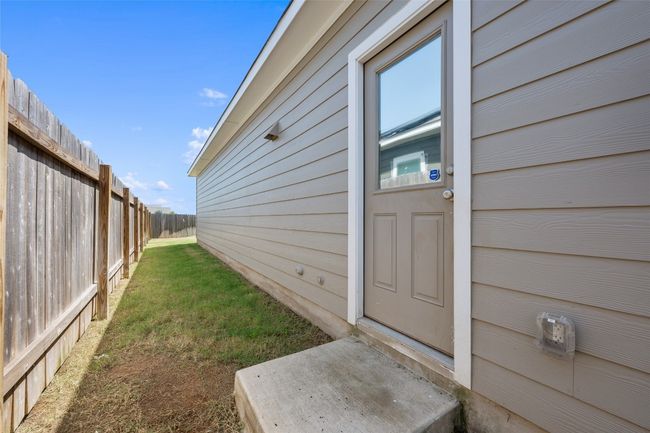 Doorway to property | Image 30