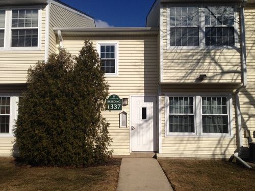 107-1337 Wyndham Cir, Palatine, IL, 60074-7942 | Card Image