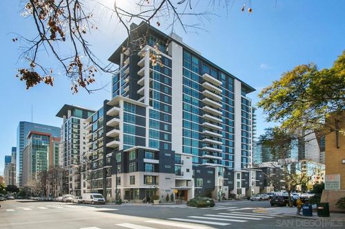 204-425 W Beech, San Diego, CA, 92101 | Card Image