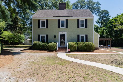 311 Doll St, Elizabethtown, NC, 28337-9561 | Card Image