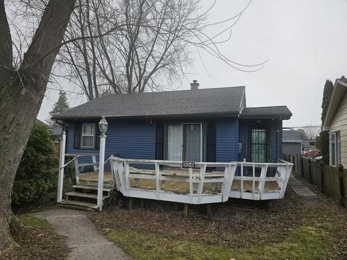 956 Circle Drive, Manitowoc, WI, 54220 | Card Image