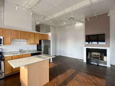 1017 - 500 S Clinton Street, Condo with 1 bedrooms, 1 bathrooms and 1 parking in Chicago IL | Image 2