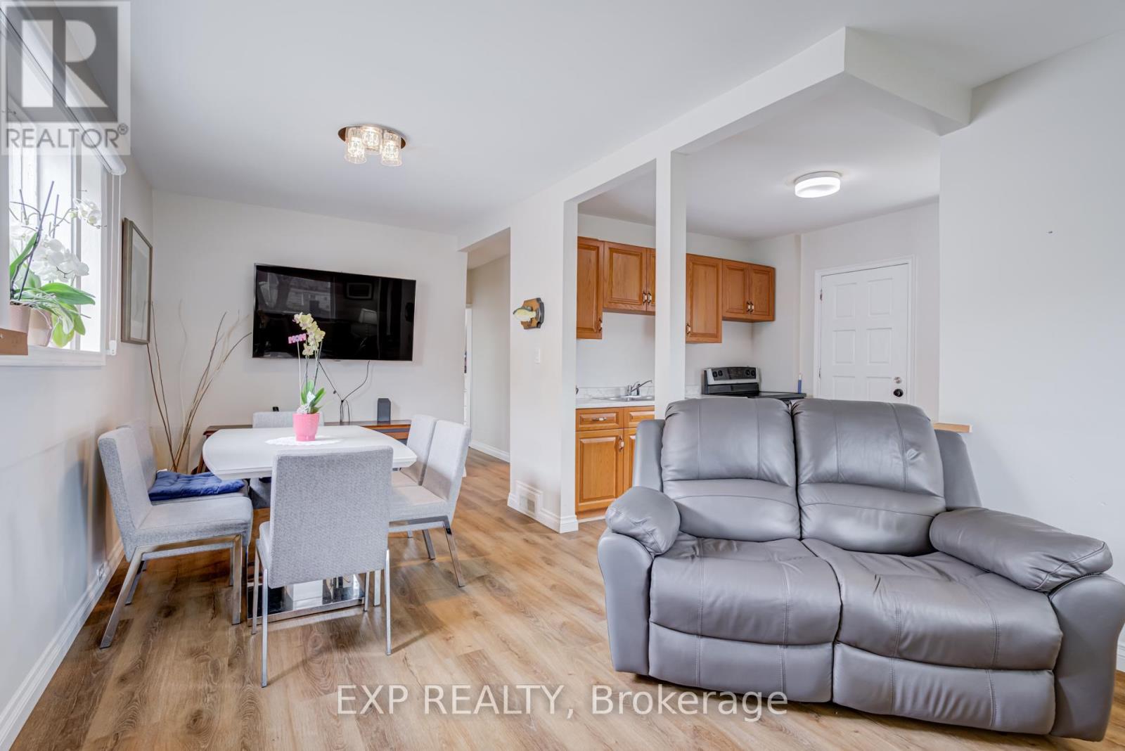 Residential in Toronto (Mount Dennis) 4
